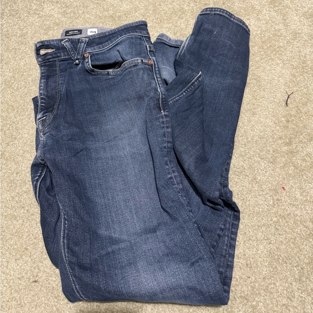 VOLCOM SIZE 34
